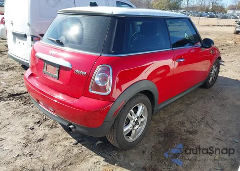 2013 Mini Hardtop Cooper из США, поврежденный, VIN WMWSU3C54DT545075
